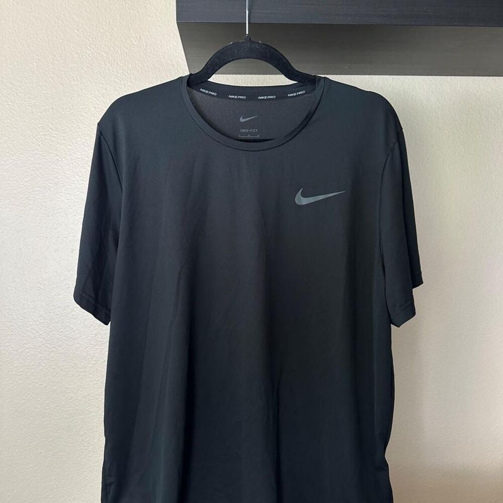 Nike Men's Black T-shirt